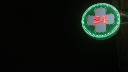 Pharmacies de garde à Paris : les solutions pour accéder à un pharmacien en dehors des horaires